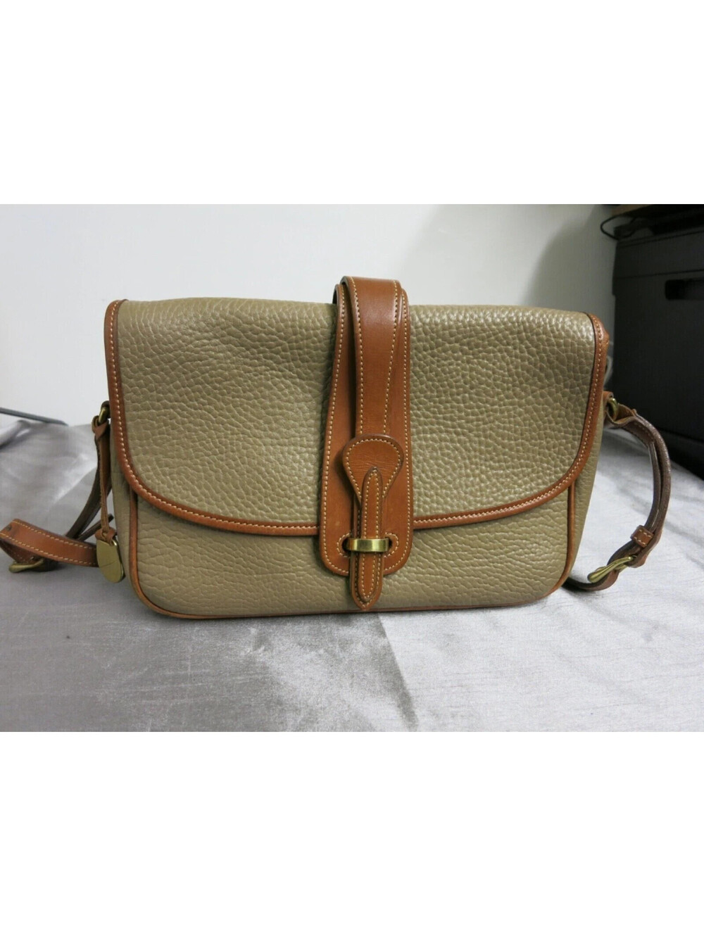 vintage Dooney & Bourke taupe pebble leather CROSSBODY PURSE